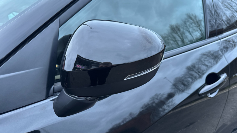 Nissan Juke 1.0 DiG-T N-Connecta 5dr Petrol Hatchback